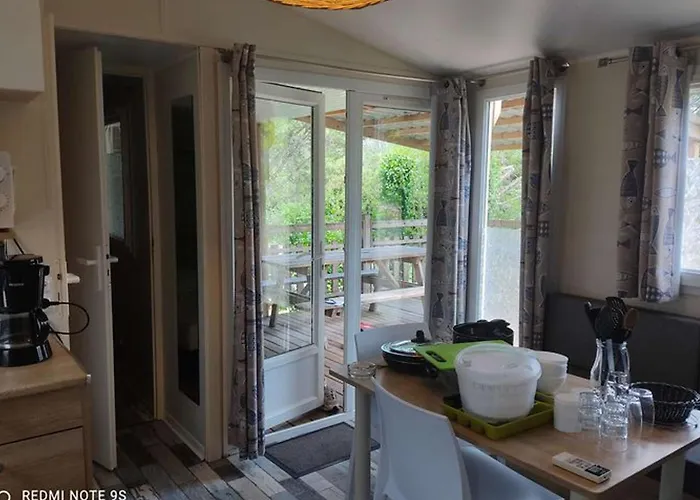 אתר קמפינג Mobil Avec Terrasse A - Api-1-52-277 La Cassagne